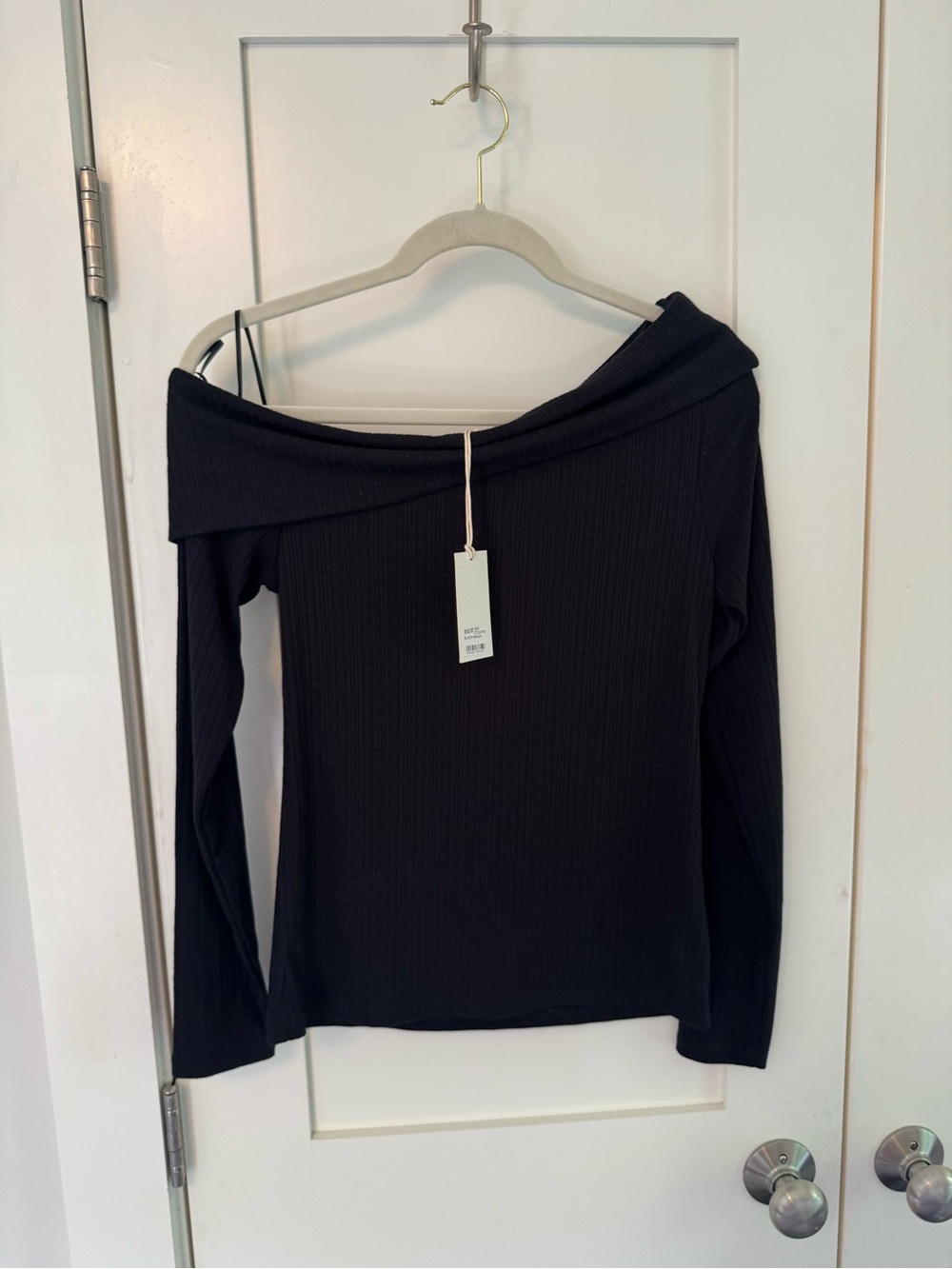 Z Supply Women’s Asymmetrical Off-Shoulder Ribbed Top